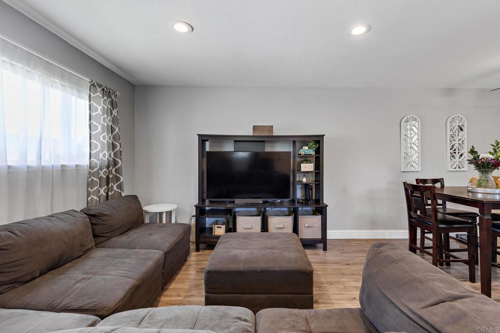 8943 El Mirador Drive 4