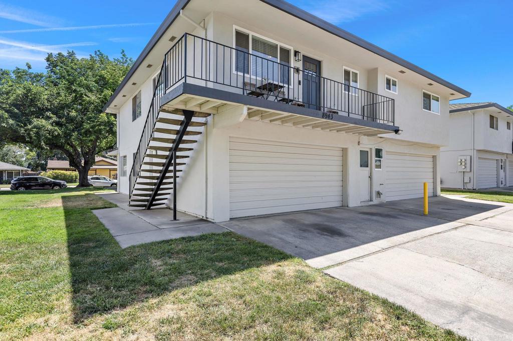 8943 El Mirador Drive 4