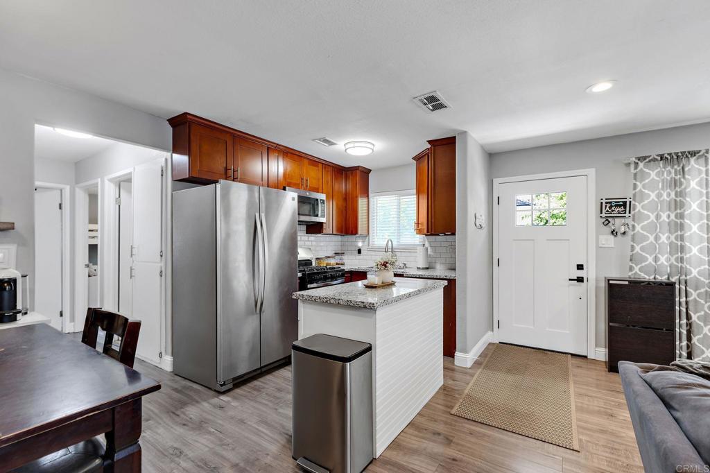 8943 El Mirador Drive 4