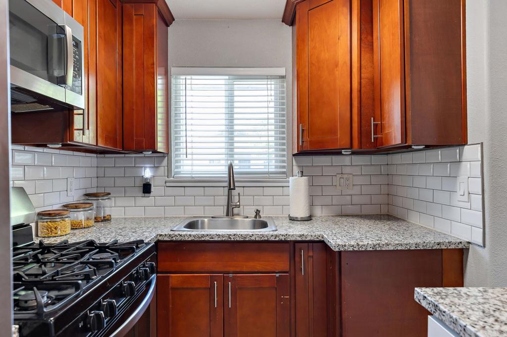 8943 El Mirador Drive 4