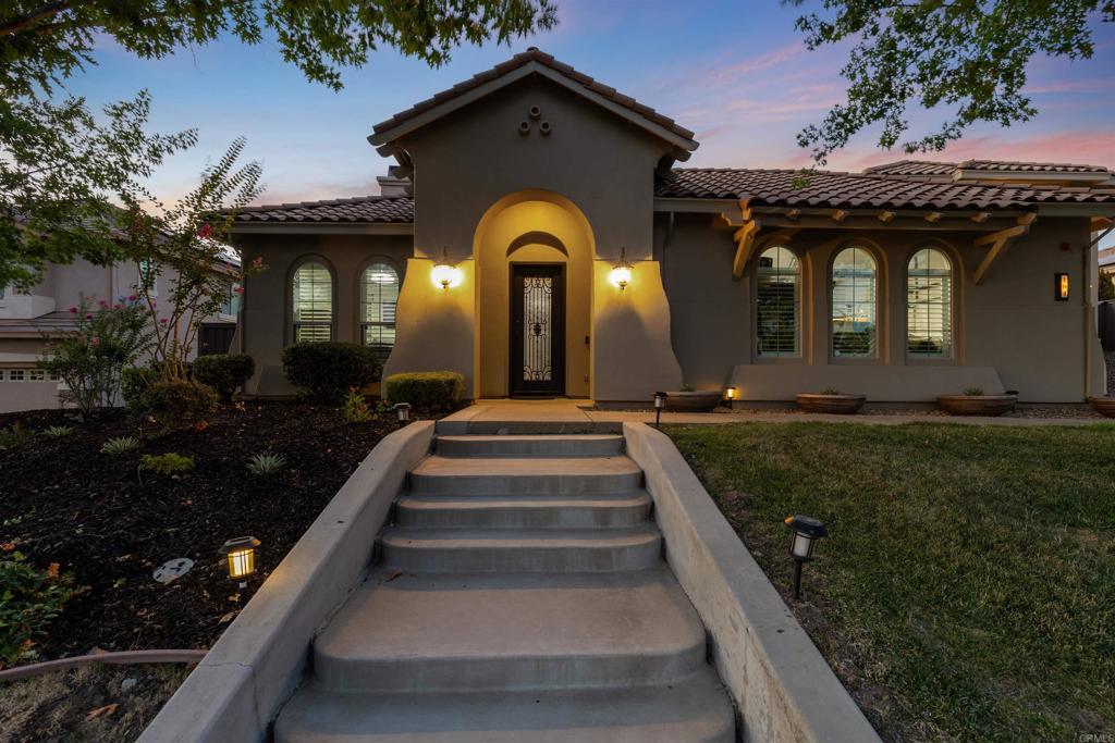 104 Estrella Court