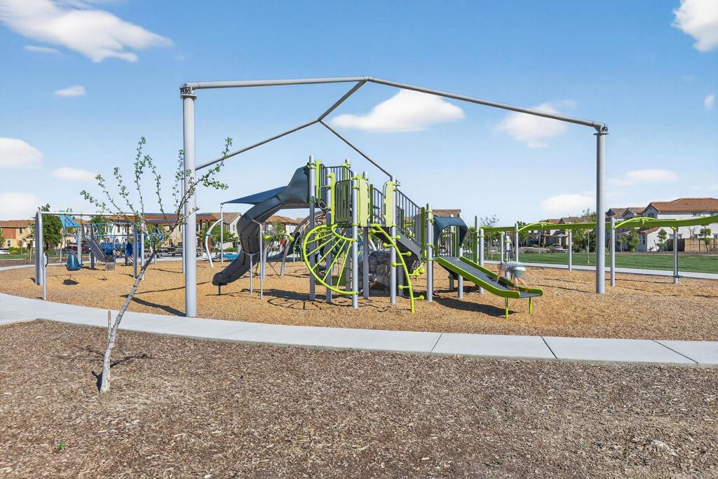 2561 Natomas Crossing