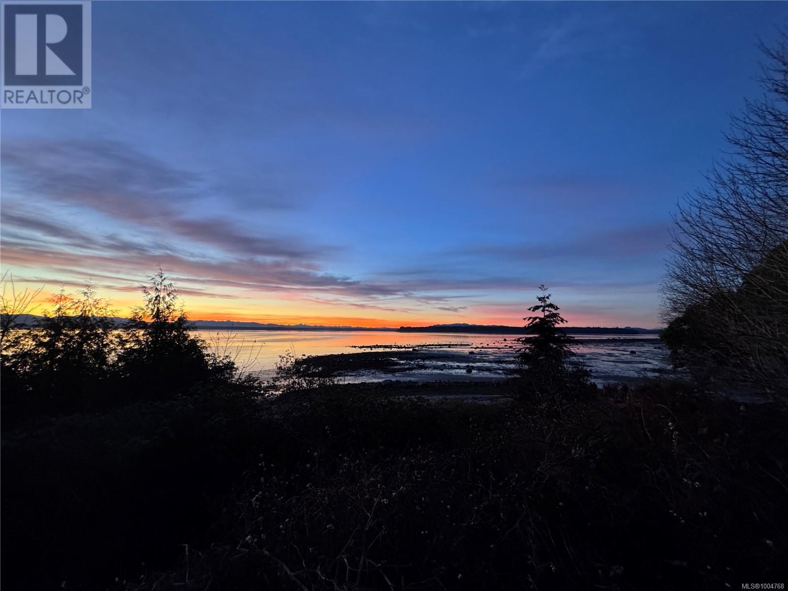 482 Smelt Bay Rd