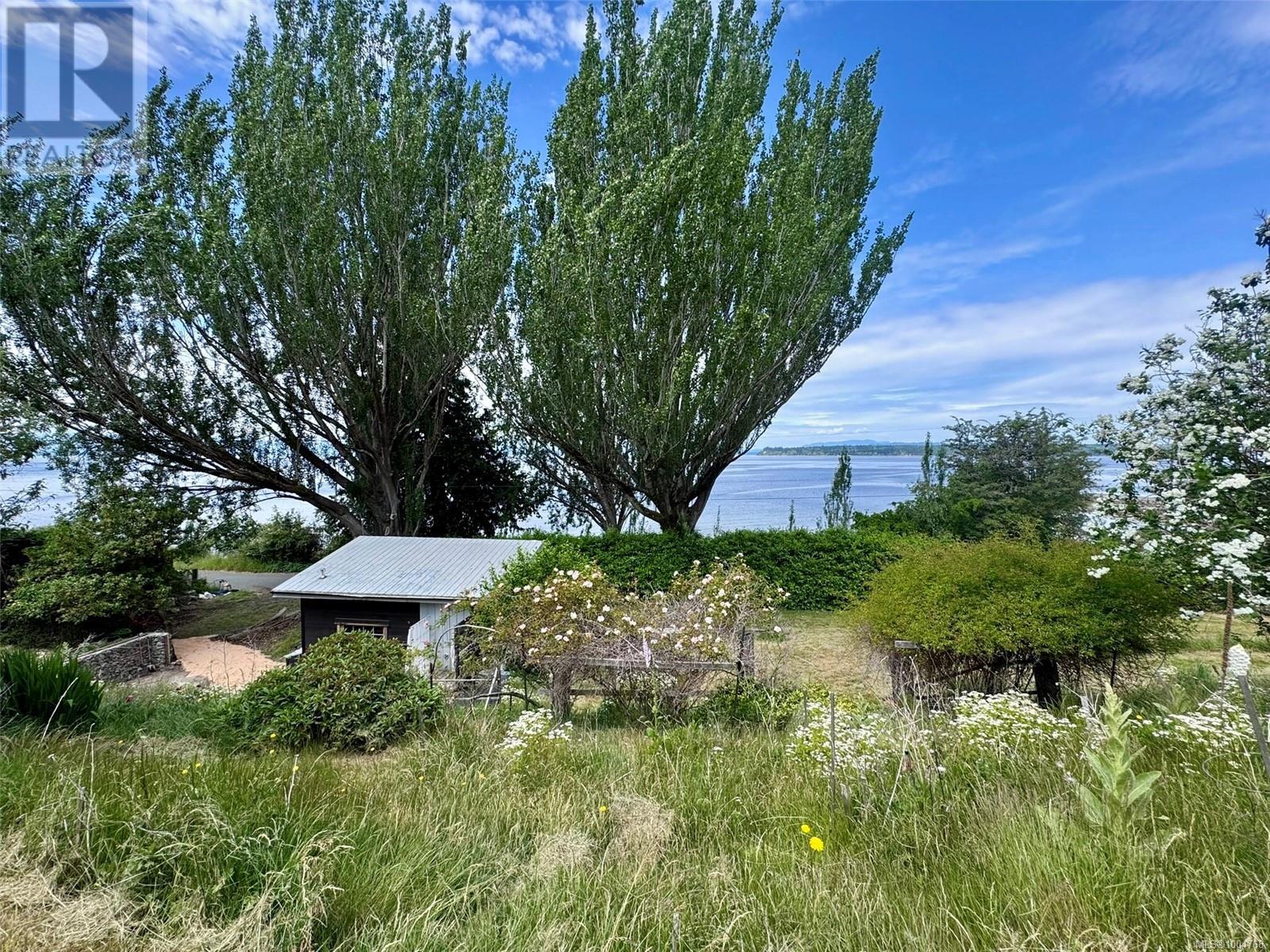 482 Smelt Bay Rd