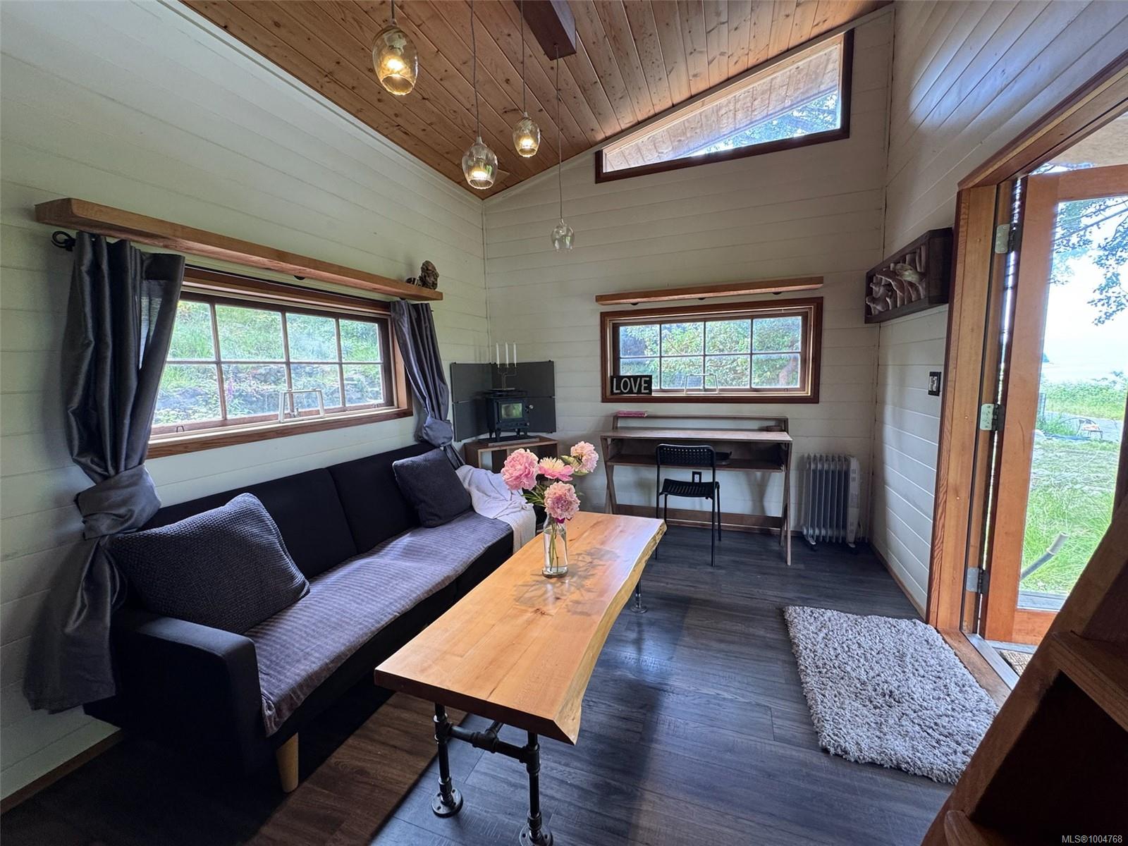 482 Smelt Bay Rd
