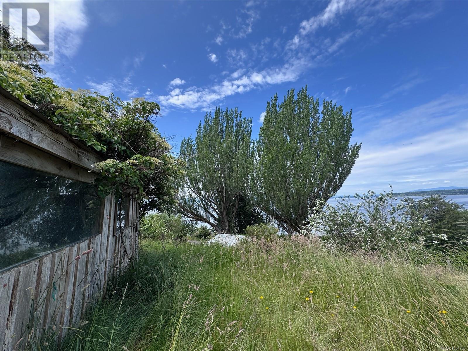 482 Smelt Bay Rd