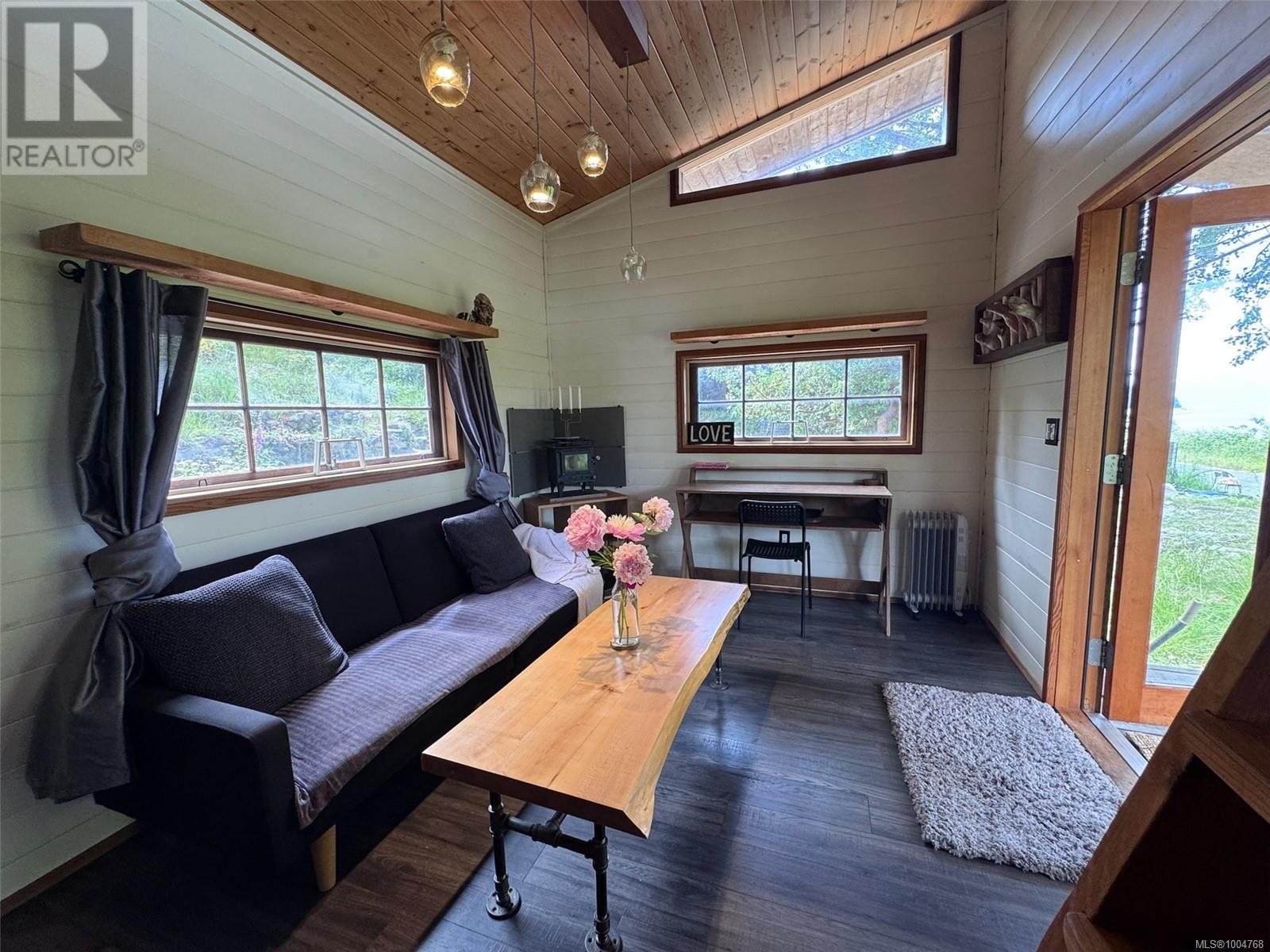 482 Smelt Bay Rd
