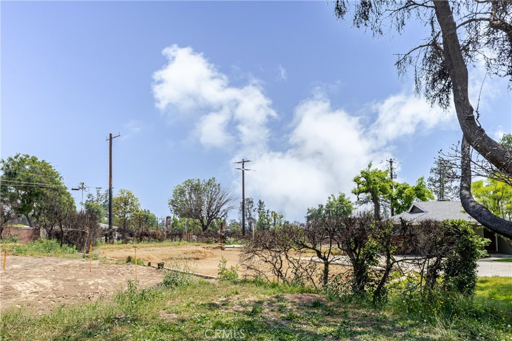 230 Highlawn Pl