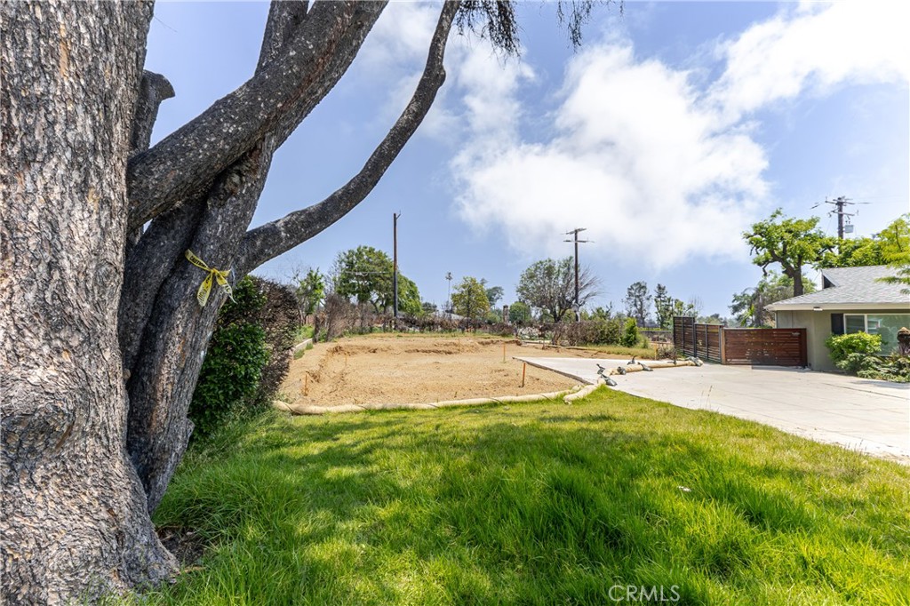 230 Highlawn Pl