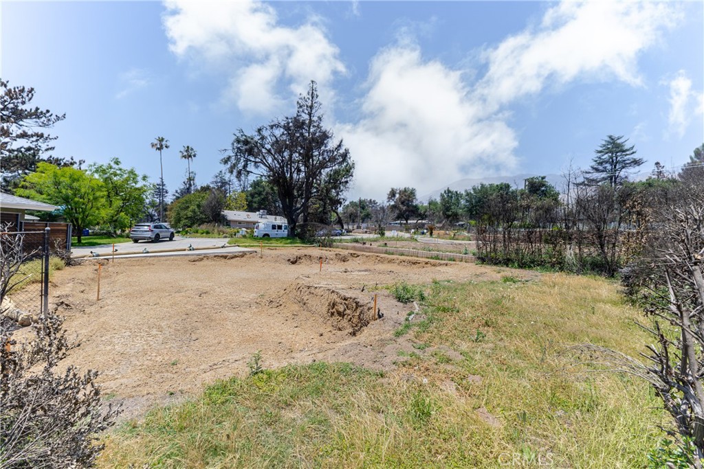 230 Highlawn Pl
