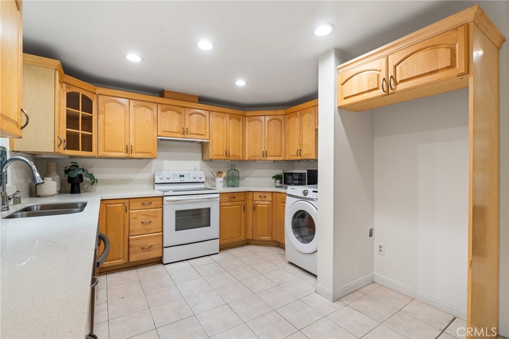 1277 South Beverly Glen Boulevard 205
