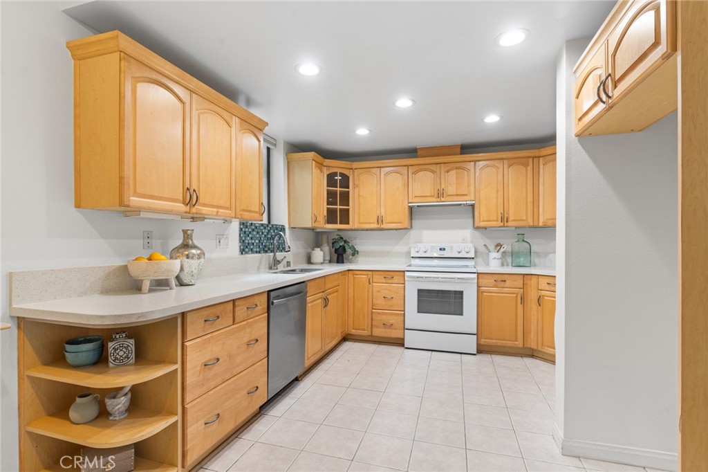 1277 South Beverly Glen Boulevard 205