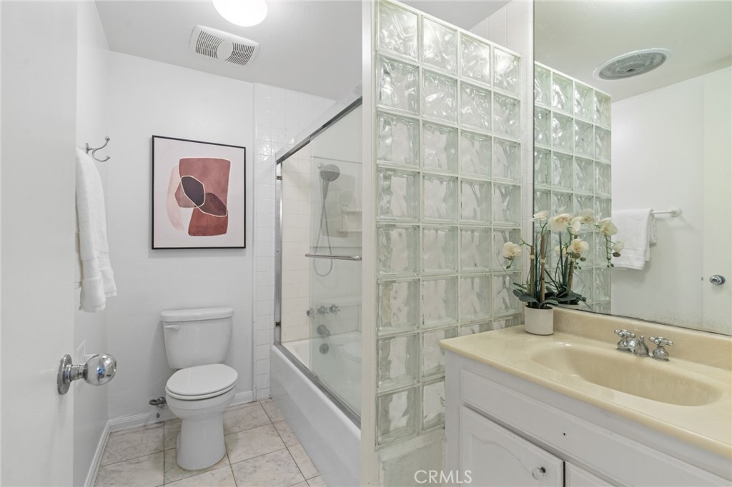 1277 South Beverly Glen Boulevard 205
