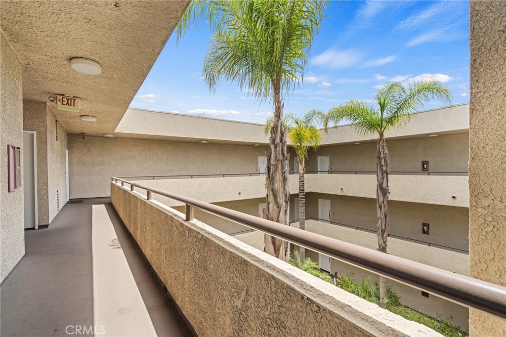 3561 Clarington Avenue 310