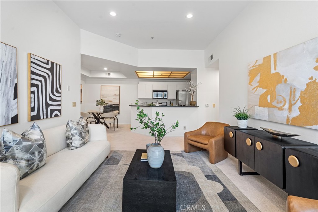 3561 Clarington Avenue 310