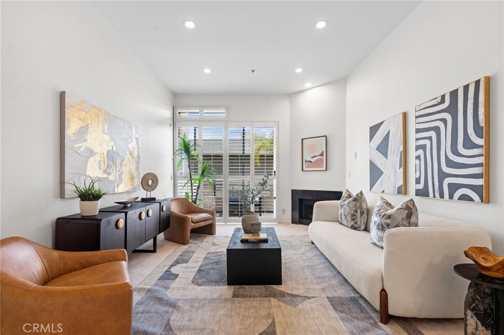 3561 Clarington Avenue 310