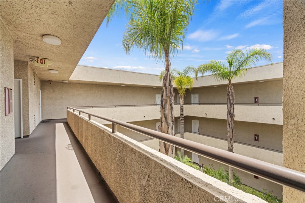 3561 Clarington Avenue 310