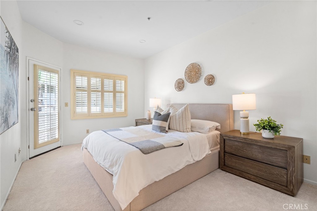 3561 Clarington Avenue 310