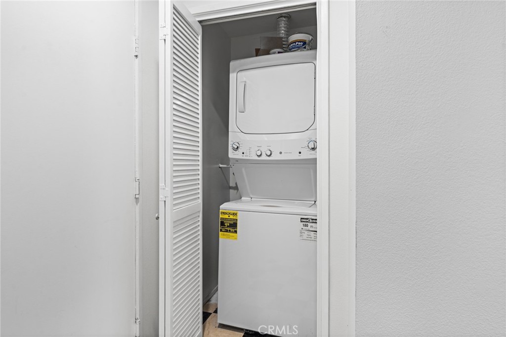 3561 Clarington Avenue 310