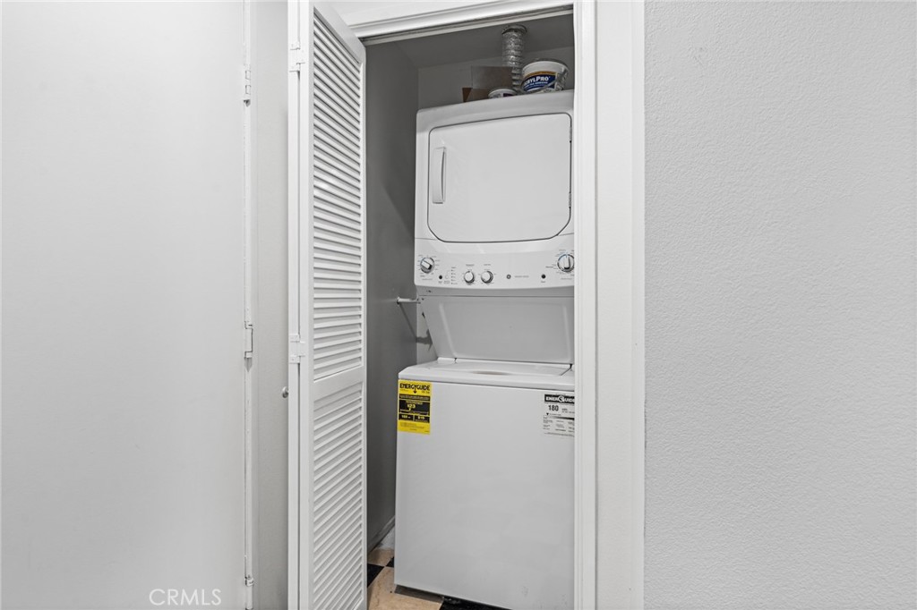 3561 Clarington Avenue 310