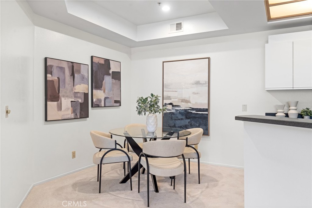 3561 Clarington Avenue 310