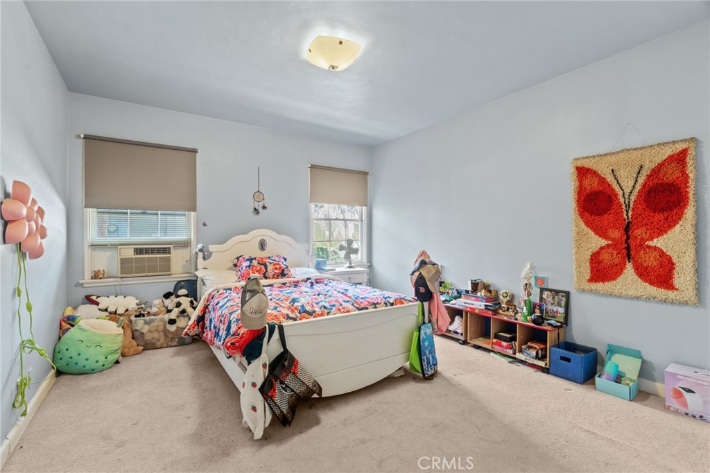 35 Columbia St