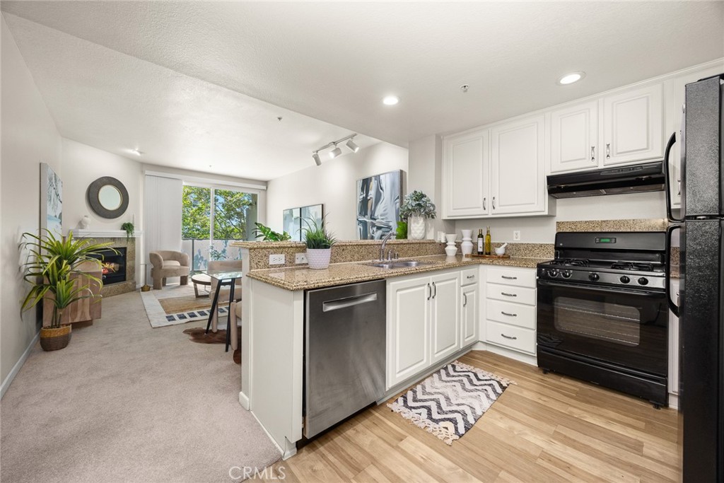 150 S Hudson Avenue 311