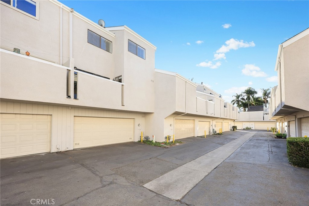 2950 Pembroke Court