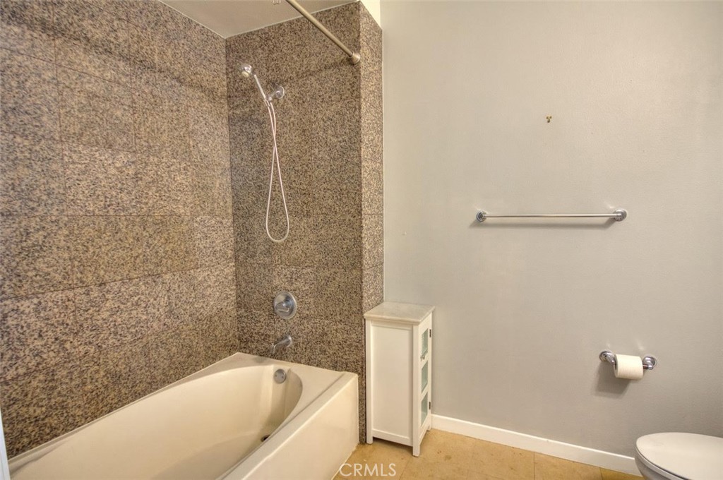 175 S Lake Avenue 307