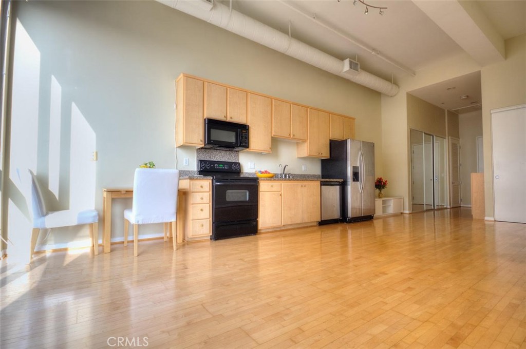 175 S Lake Avenue 307