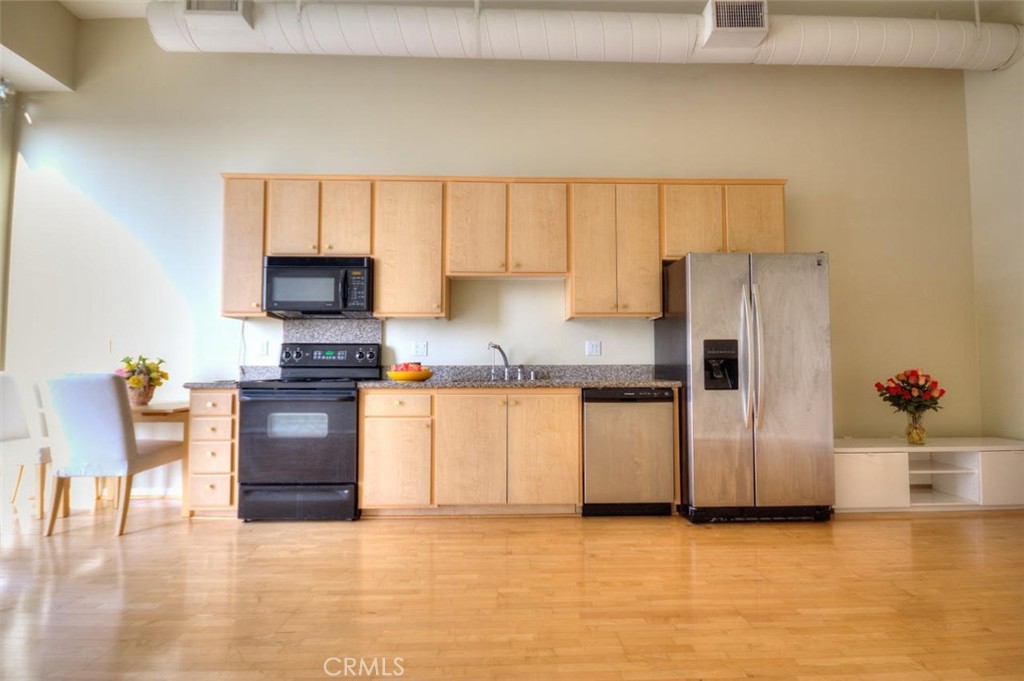 175 S Lake Avenue 307