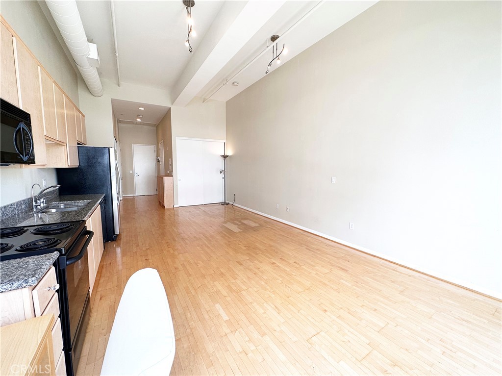 175 S Lake Avenue 307