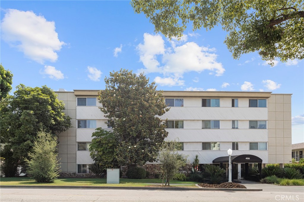 400 S Los Robles Avenue 209