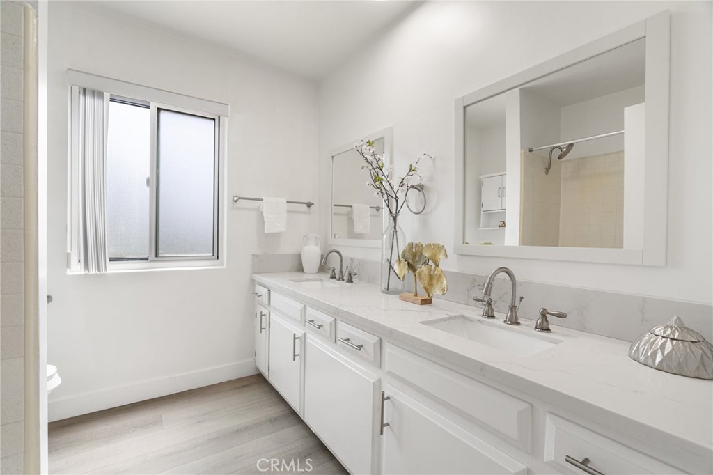 400 S Los Robles Avenue 209