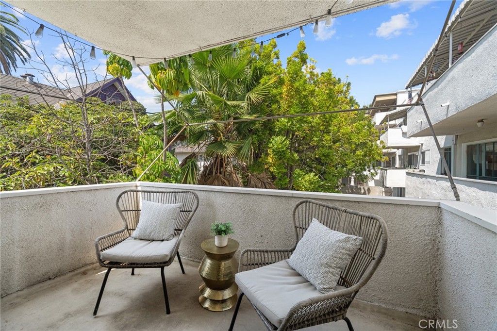 400 S Los Robles Avenue 209
