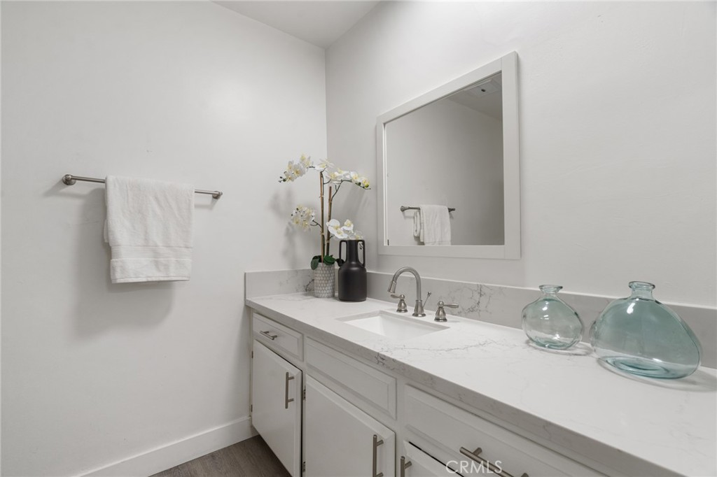 400 S Los Robles Avenue 209