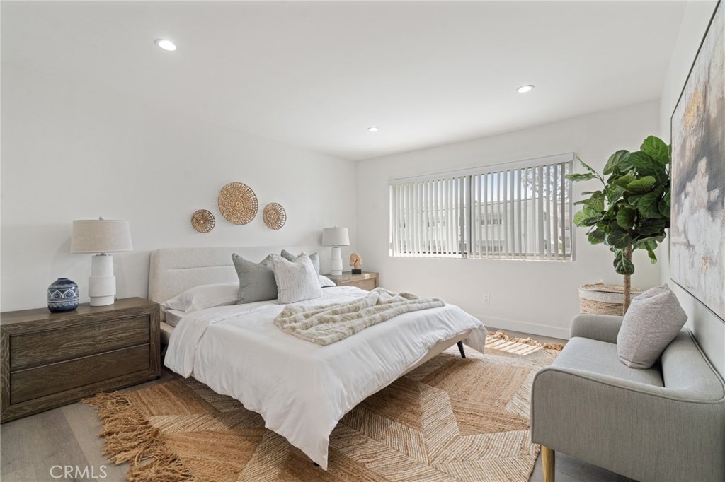 400 S Los Robles Avenue 209