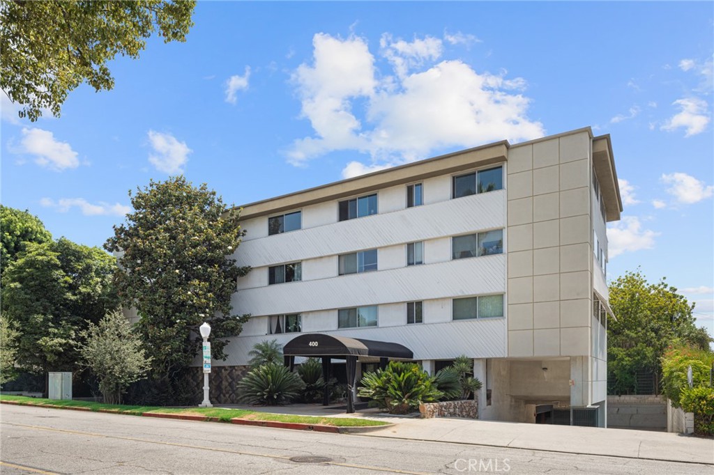 400 S Los Robles Avenue 209