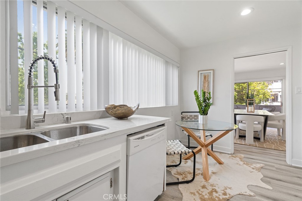 400 S Los Robles Avenue 209