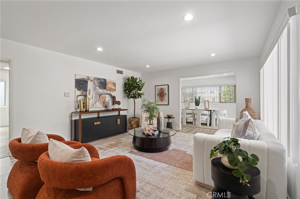400 S Los Robles Avenue 209