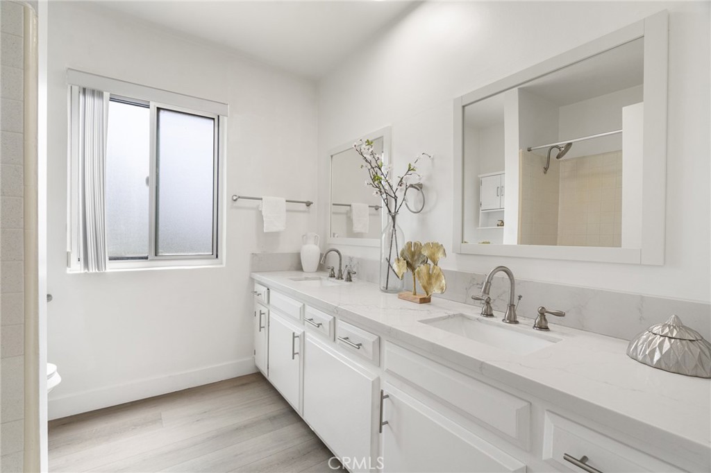 400 S Los Robles Avenue 209