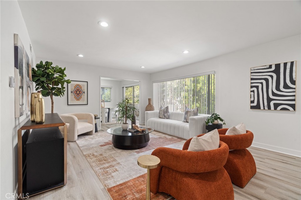 400 S Los Robles Avenue 209