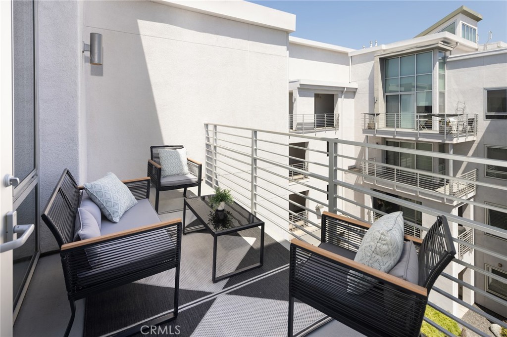 111 S De Lacey Avenue 417