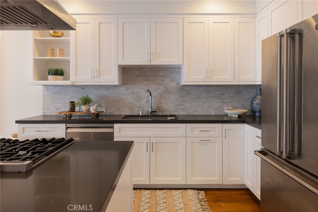 111 S De Lacey Avenue 417