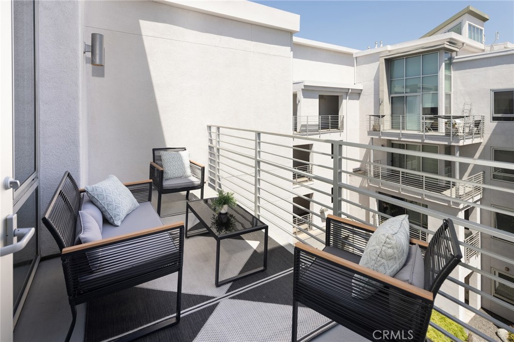 111 S De Lacey Avenue 417