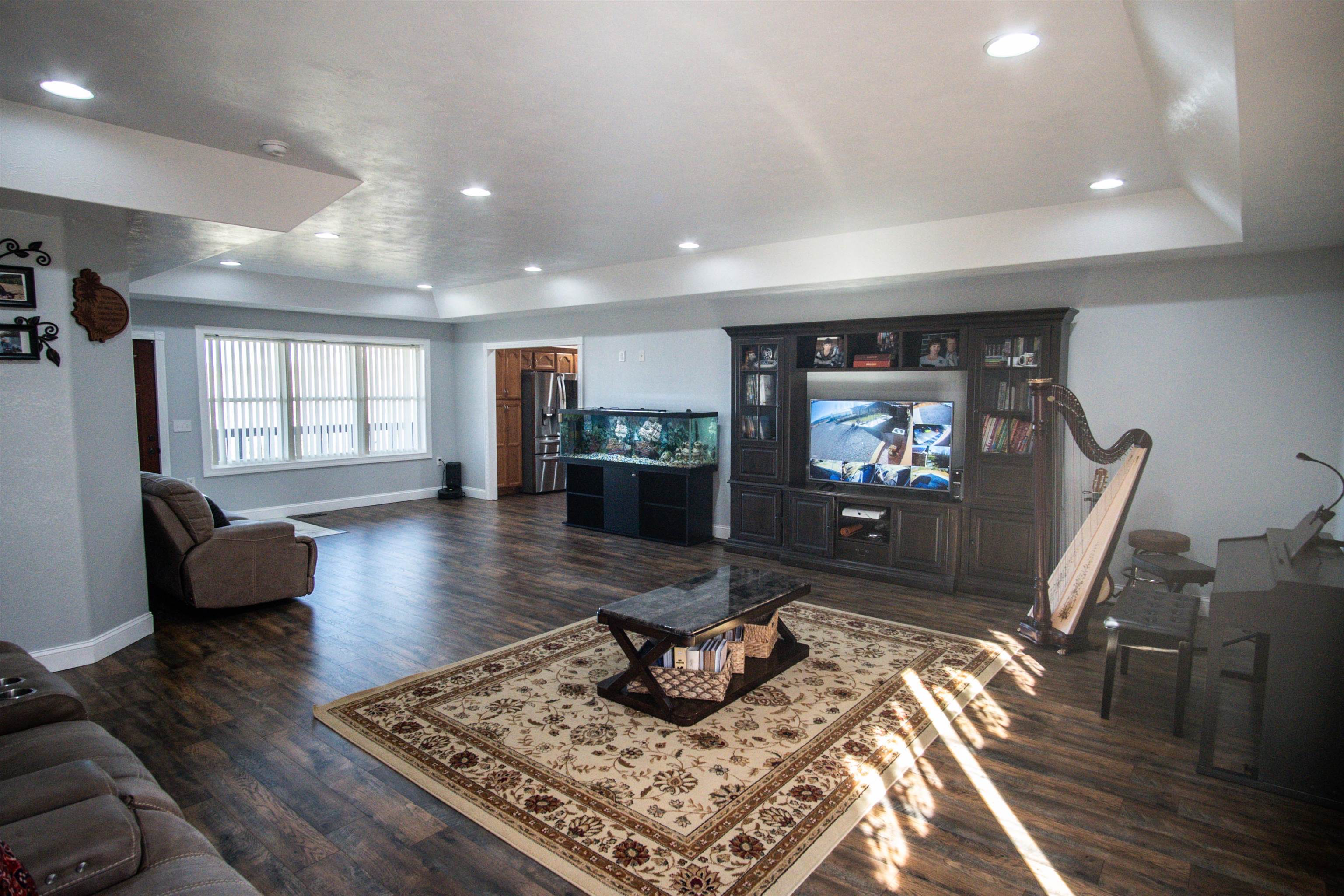 5916 BEARD WOODS LN