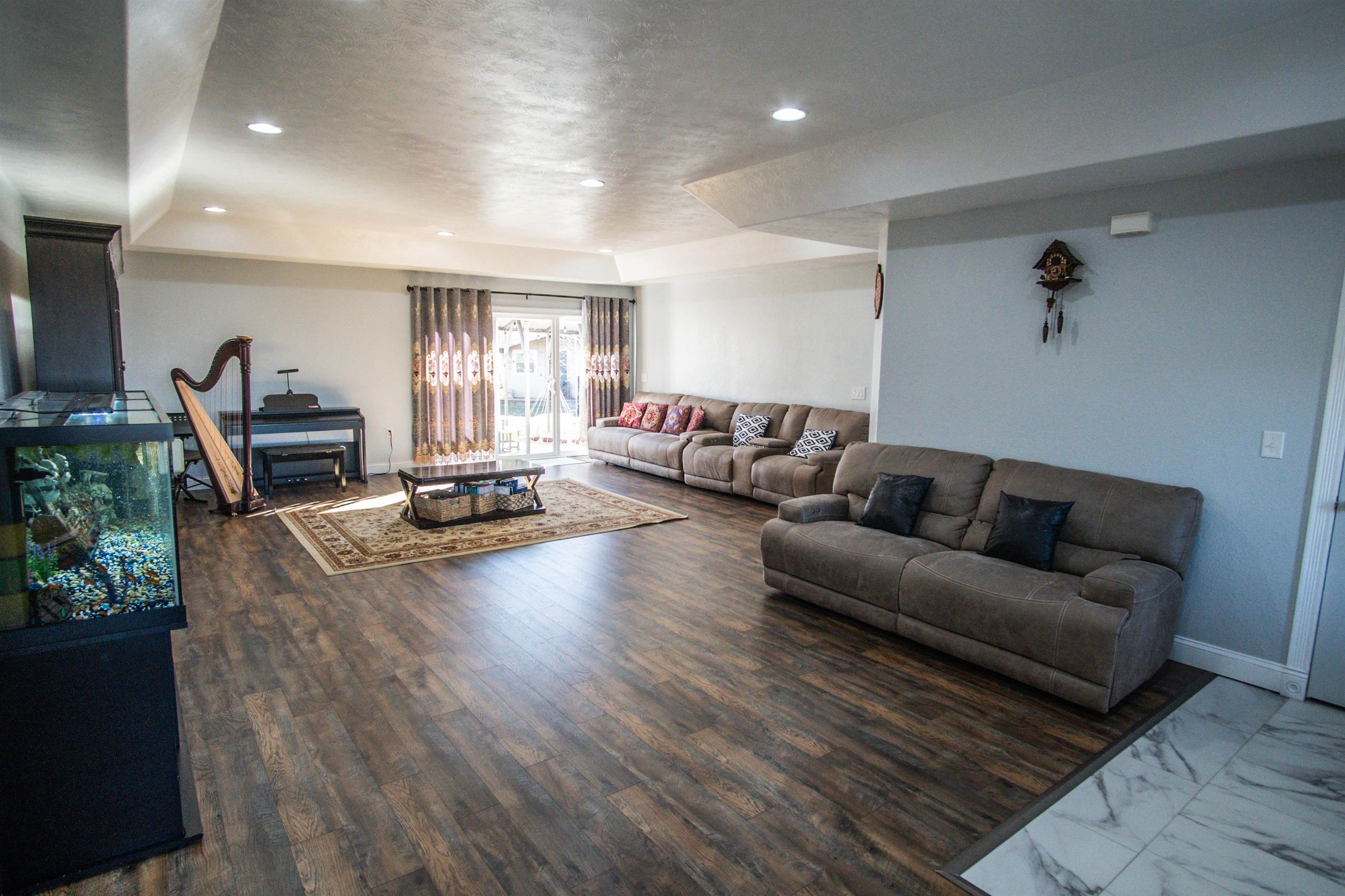 5916 BEARD WOODS LN