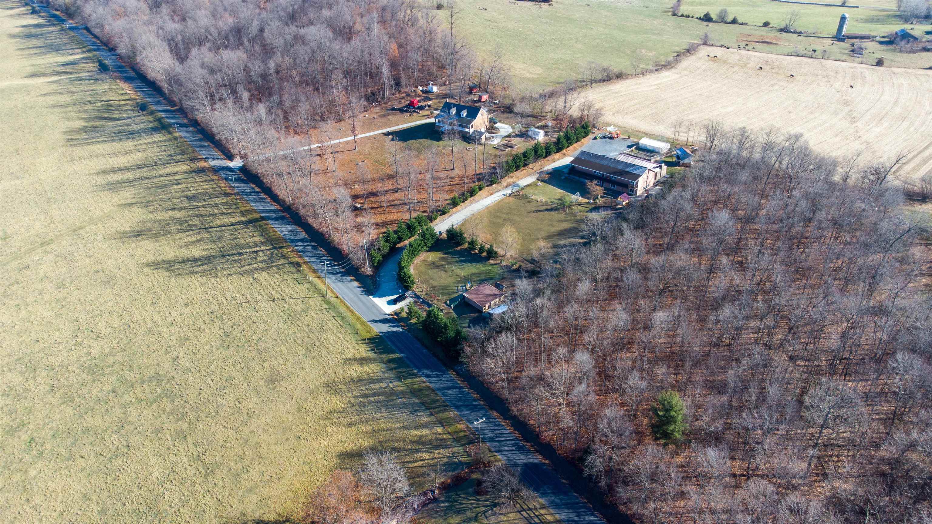 5916 BEARD WOODS LN