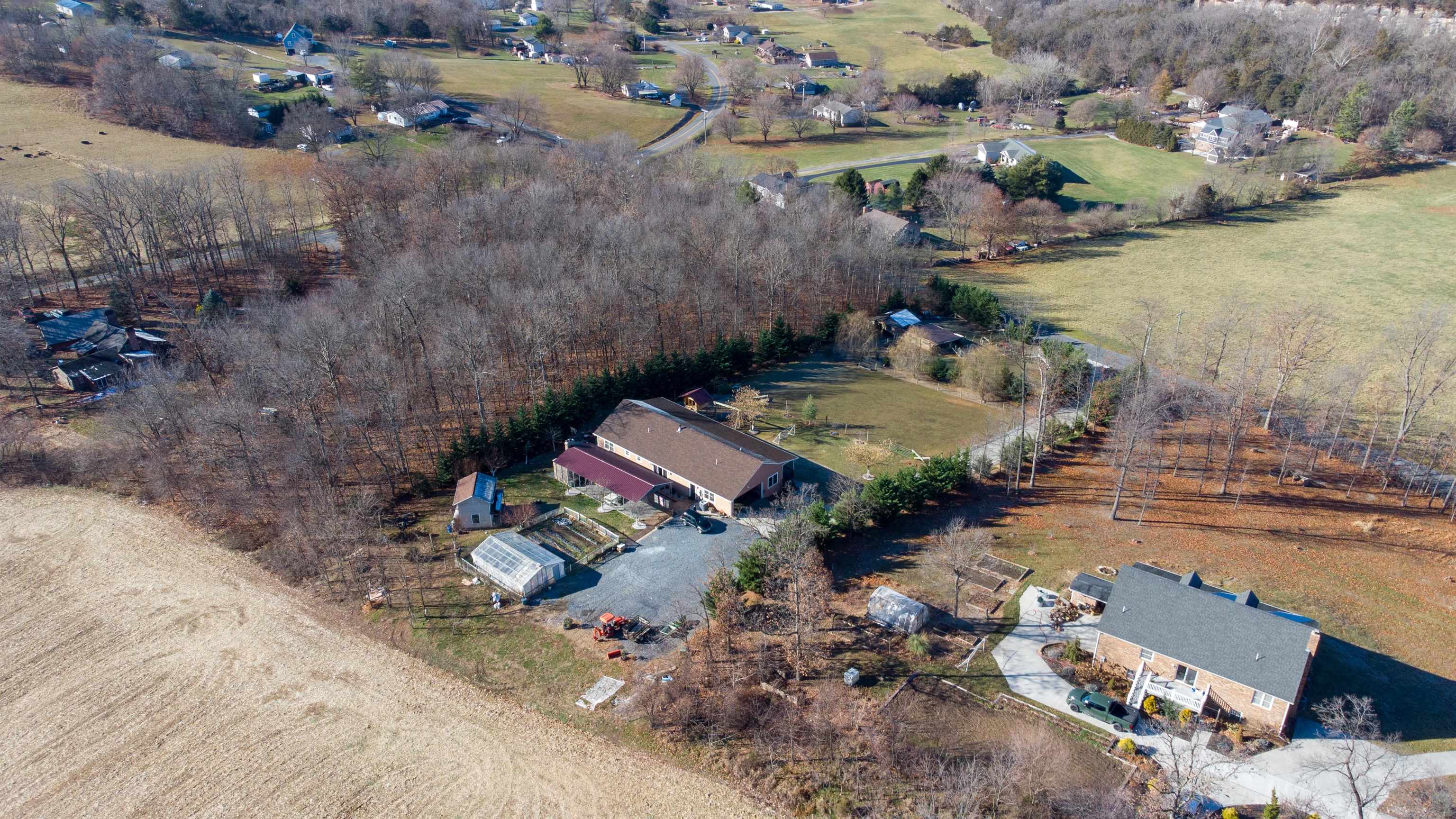 5916 BEARD WOODS LN
