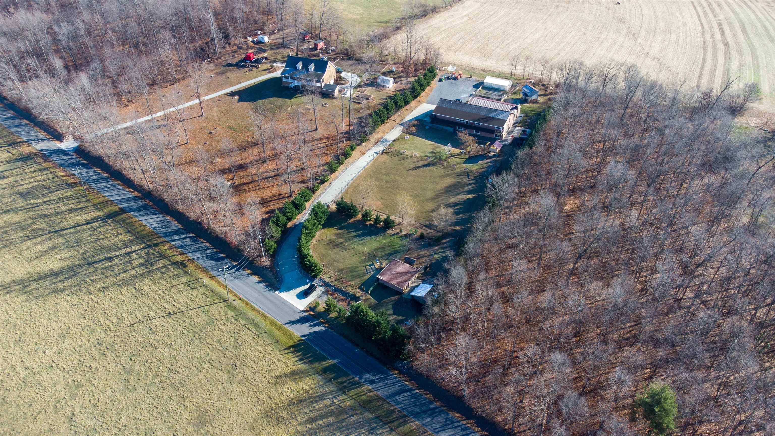5916 BEARD WOODS LN